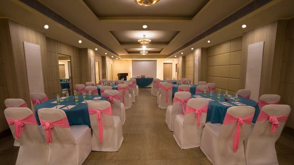 Sarovar Portico Naraina, Hotel Nova Deli Exterior foto