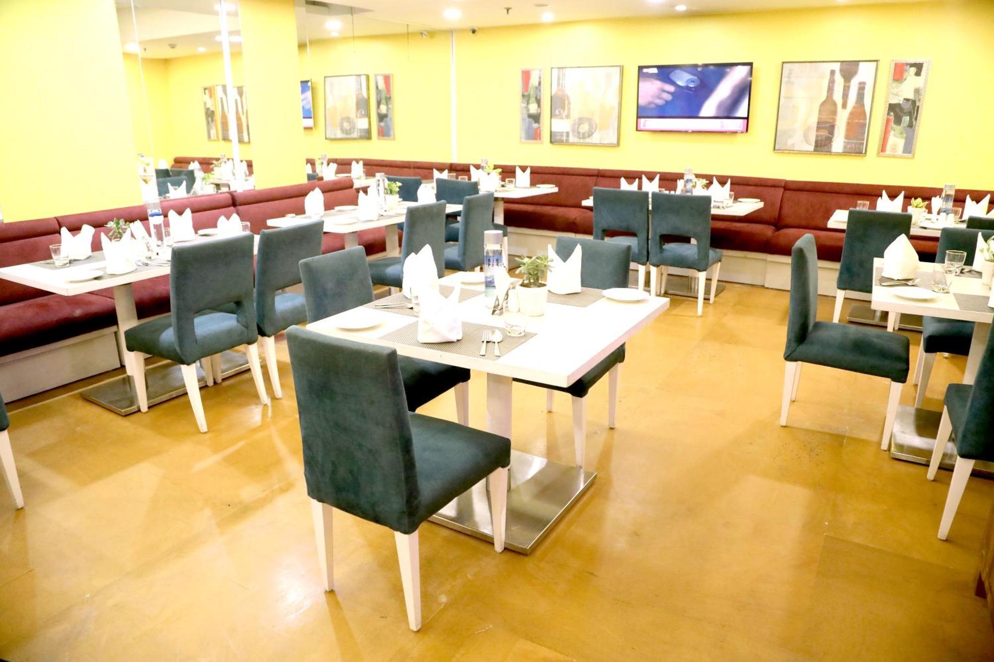 Sarovar Portico Naraina, Hotel Nova Deli Exterior foto