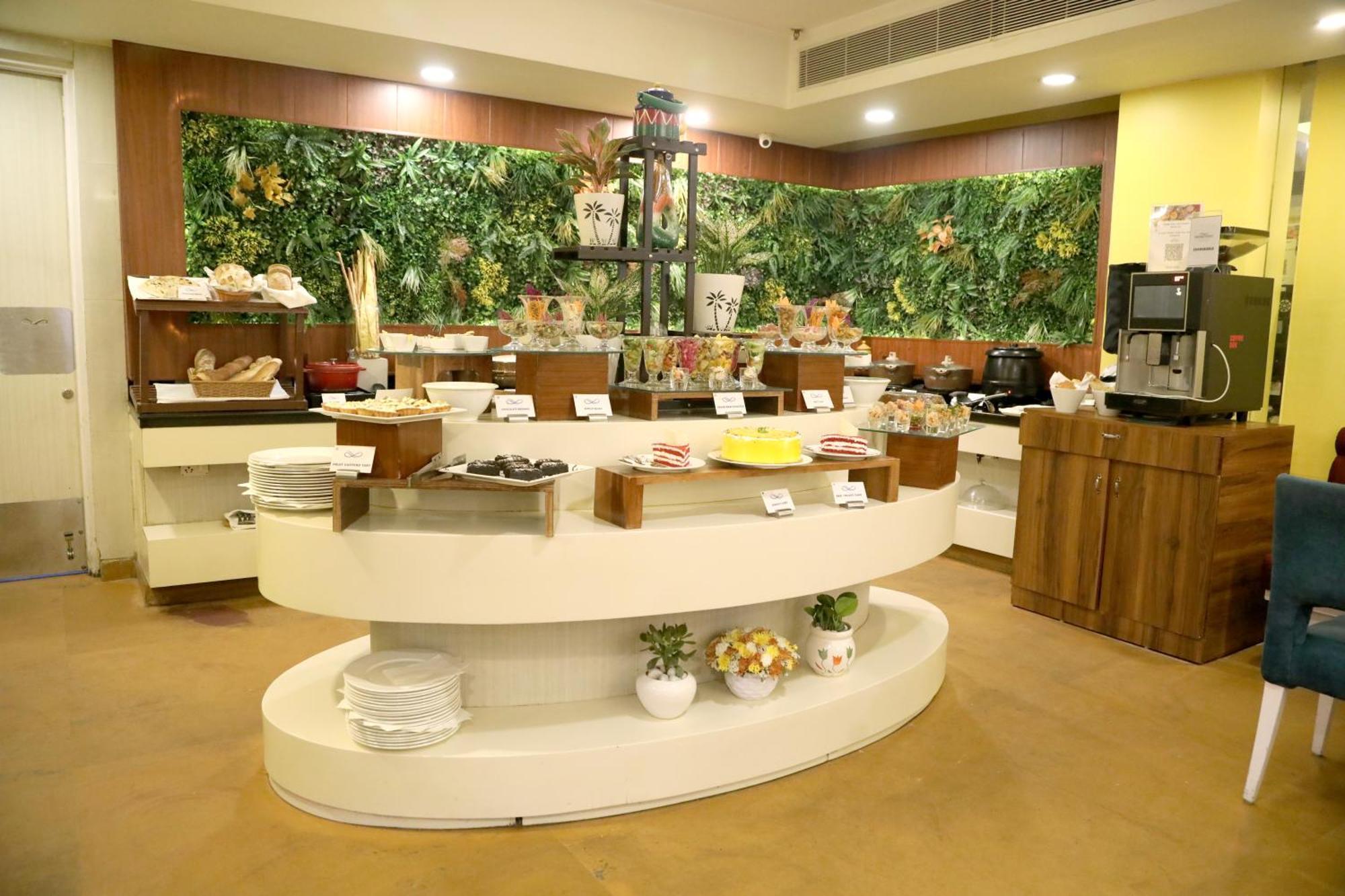 Sarovar Portico Naraina, Hotel Nova Deli Exterior foto