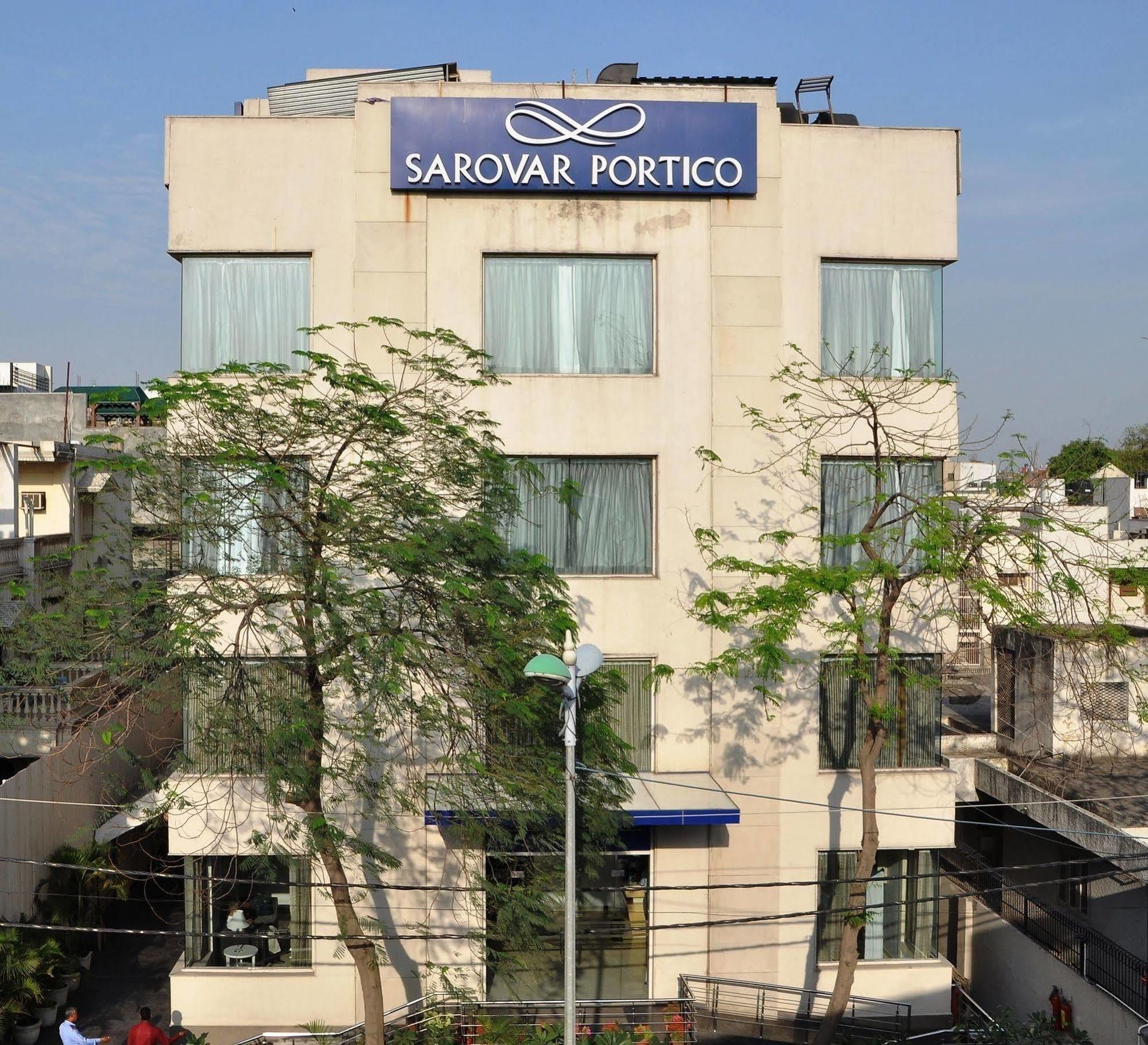 Sarovar Portico Naraina, Hotel Nova Deli Exterior foto
